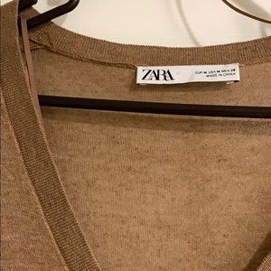 Zara Sweaters - Zara V-neck lightweight tunic sweater. Zara Sweaters - Zara V-neck lightweight tunic sweater.